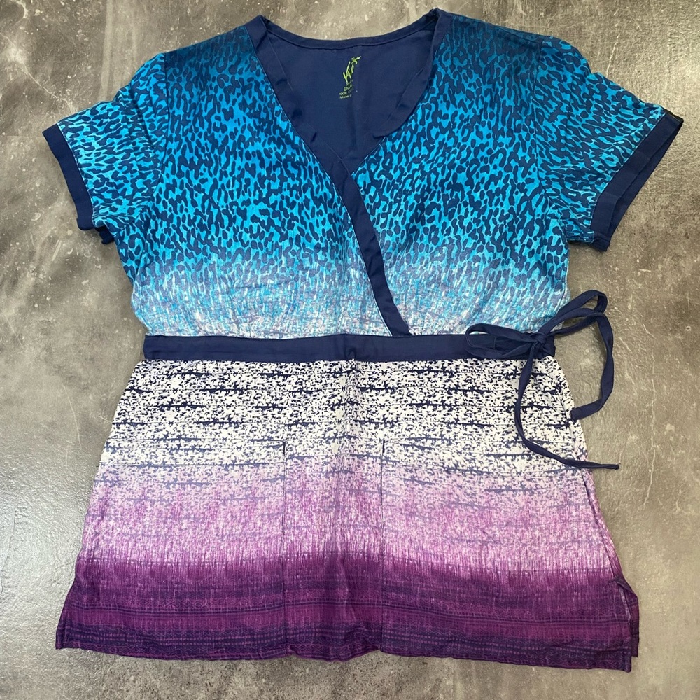 Vivi small scrub top